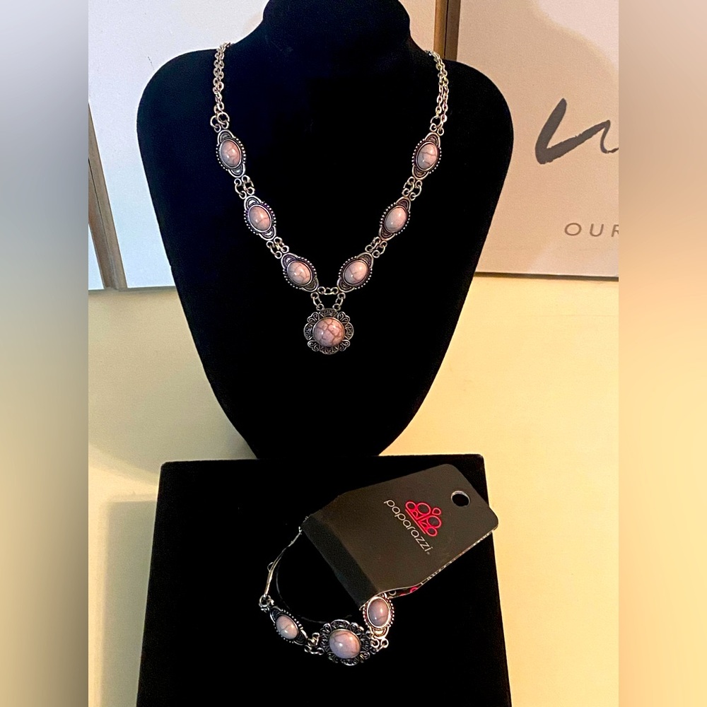 Necklace and bracelet set
